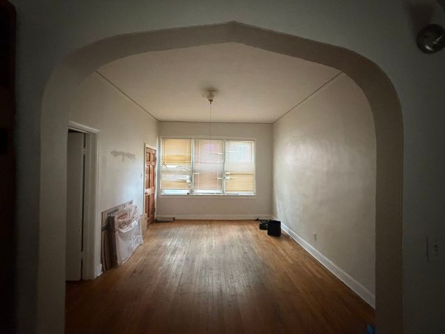 823 S Carpenter Street, Chicago, IL 60607