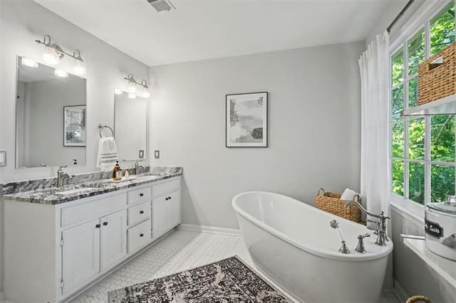 1652 Windcrest Drive SW, Marietta, GA 30064