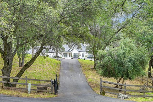 10180 Tierra Del Lago Pl, Newcastle, CA 95658