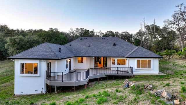 10180 Tierra Del Lago Pl, Newcastle, CA 95658