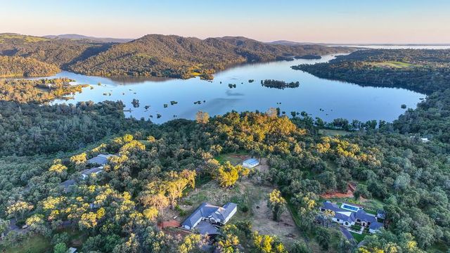10180 Tierra Del Lago Pl, Newcastle, CA 95658
