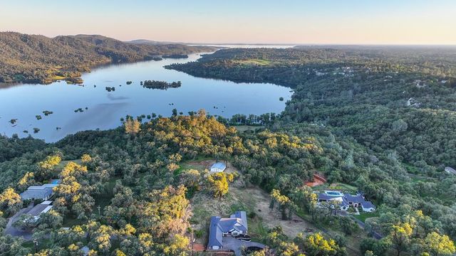 10180 Tierra Del Lago Pl, Newcastle, CA 95658