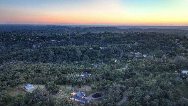 10180 Tierra Del Lago Pl, Newcastle, CA 95658