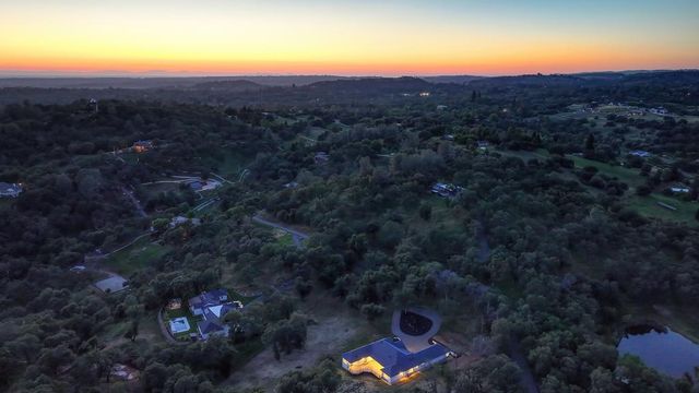 10180 Tierra Del Lago Pl, Newcastle, CA 95658