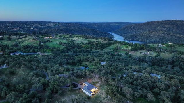 10180 Tierra Del Lago Pl, Newcastle, CA 95658