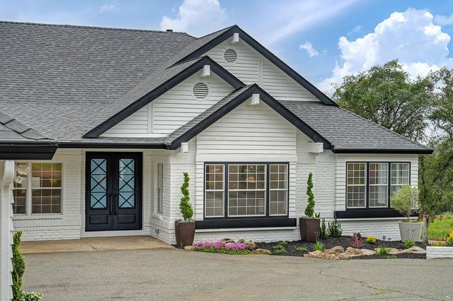 10180 Tierra Del Lago Pl, Newcastle, CA 95658