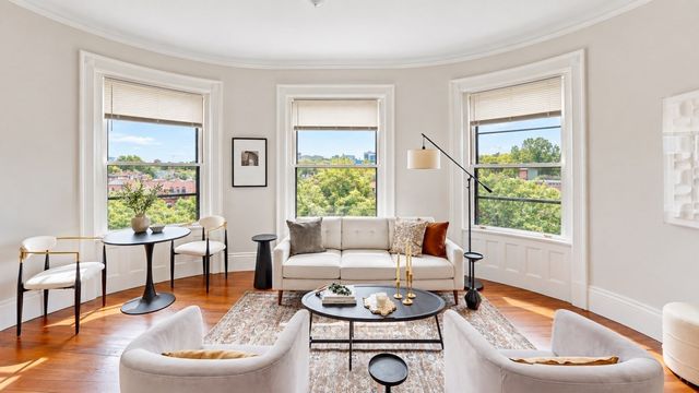 1070 Beacon St. 6A, Brookline, MA 02446