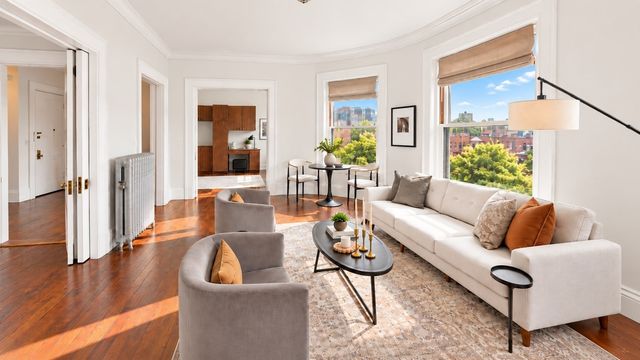 1070 Beacon St. 6A, Brookline, MA 02446