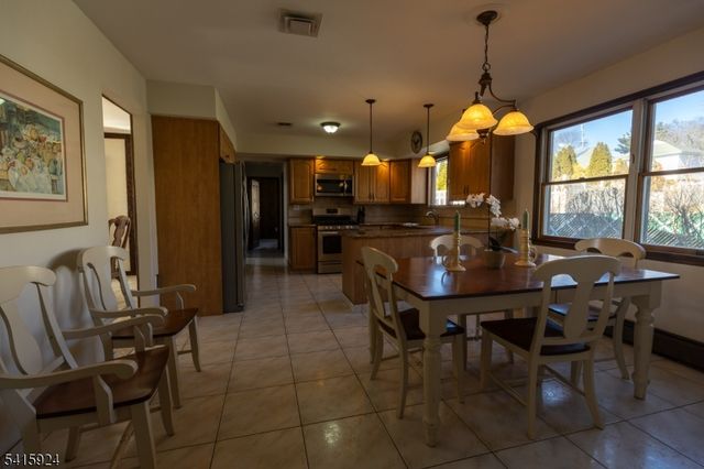 23 Carr Pl, Totowa Boro, NJ 07512