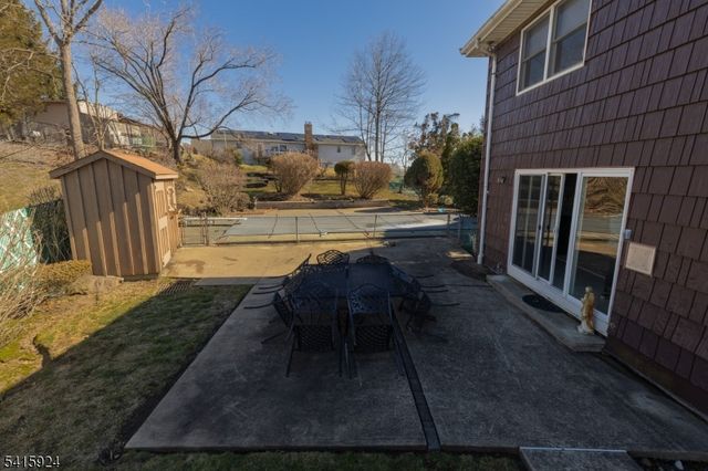 23 Carr Pl, Totowa Boro, NJ 07512