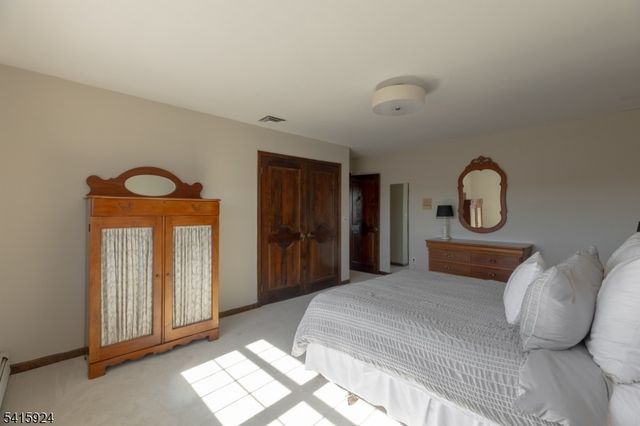 23 Carr Pl, Totowa Boro, NJ 07512