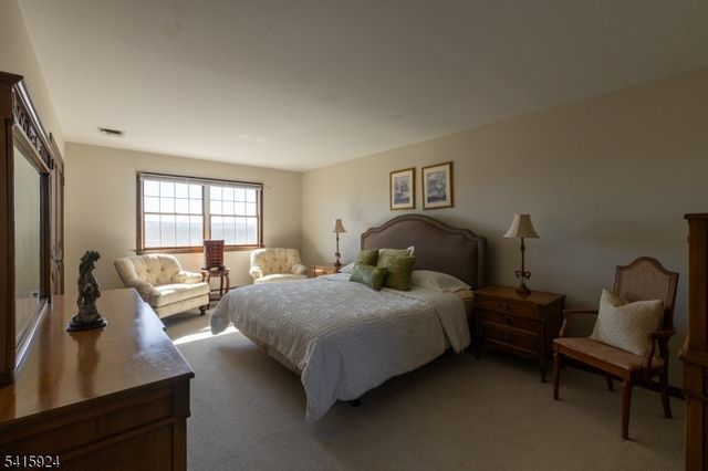 23 Carr Pl, Totowa Boro, NJ 07512