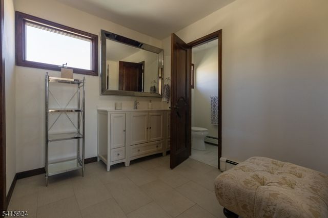 23 Carr Pl, Totowa Boro, NJ 07512