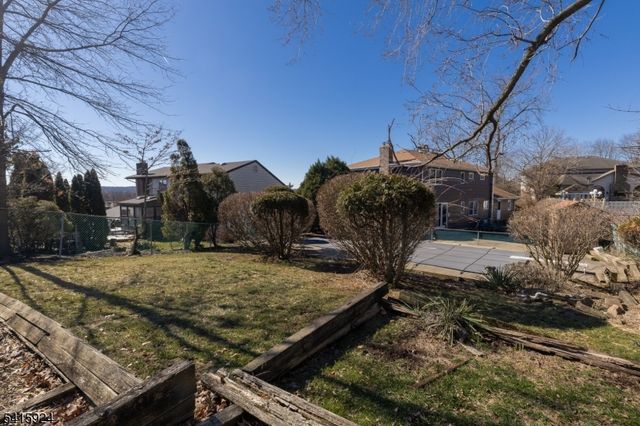 23 Carr Pl, Totowa Boro, NJ 07512