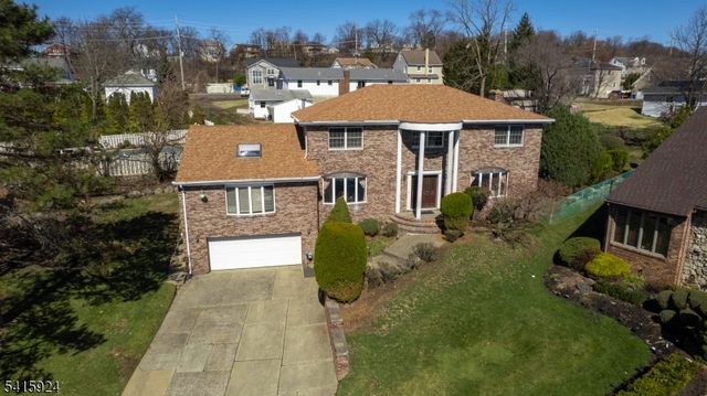 23 Carr Pl, Totowa Boro, NJ 07512