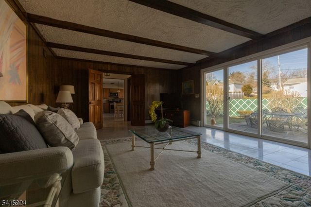 23 Carr Pl, Totowa Boro, NJ 07512