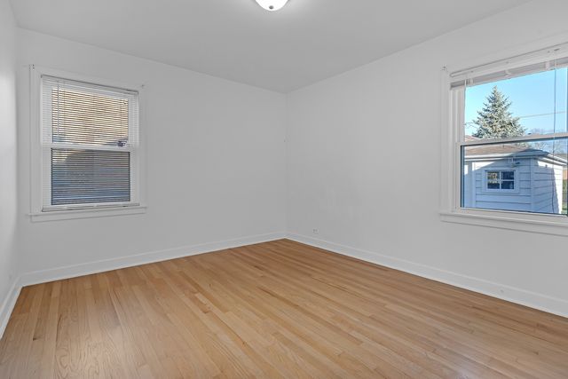 8239 N NEW ENGLAND Avenue, Niles, IL 60714