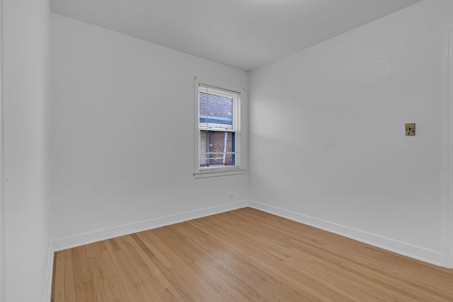 8239 N NEW ENGLAND Avenue, Niles, IL 60714