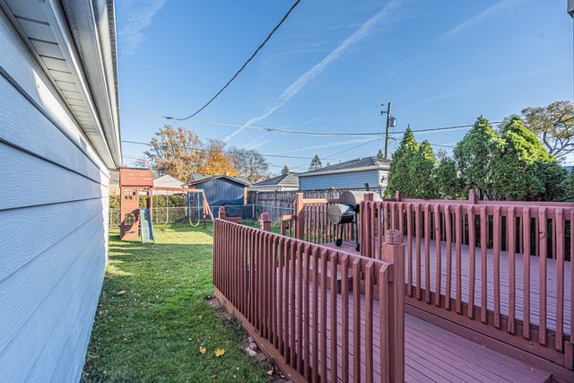 8239 N NEW ENGLAND Avenue, Niles, IL 60714