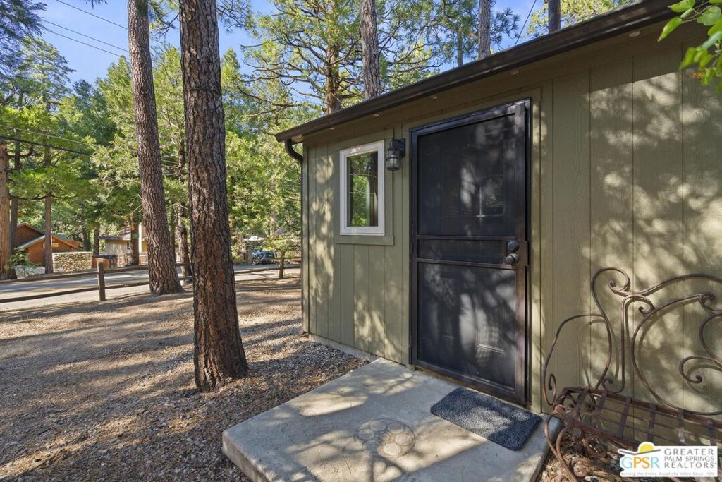 Image 20 of property listing at 53555 Marian View Drive, Idyllwild, CA 92549