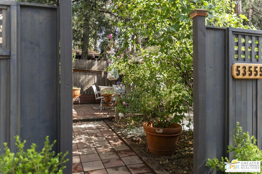Image 3 of property listing at 53555 Marian View Drive, Idyllwild, CA 92549