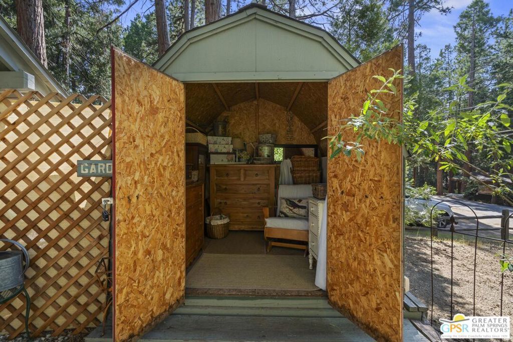 Image 30 of property listing at 53555 Marian View Drive, Idyllwild, CA 92549