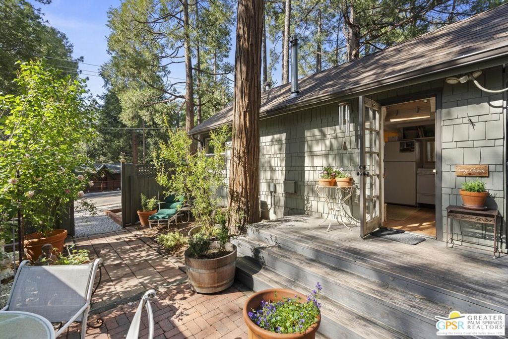 Image 4 of property listing at 53555 Marian View Drive, Idyllwild, CA 92549