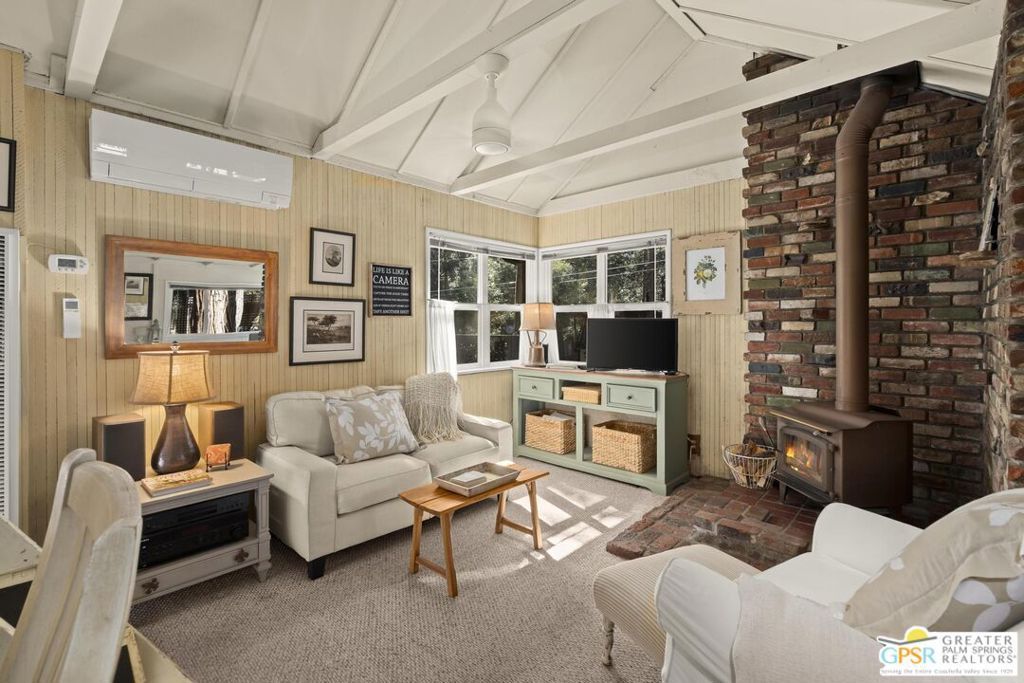 Image 8 of property listing at 53555 Marian View Drive, Idyllwild, CA 92549