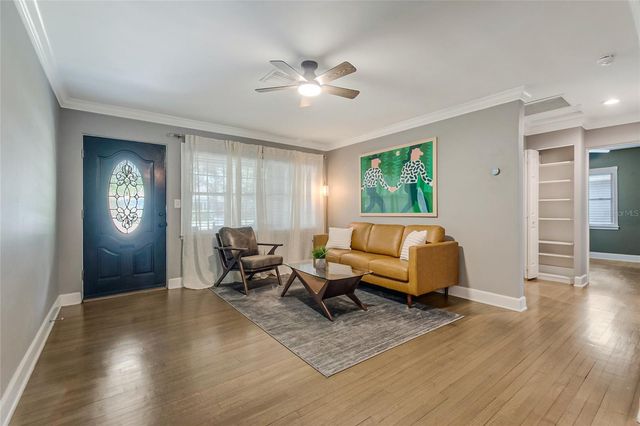 932 MAYFAIR CIRCLE, Orlando, FL 32803