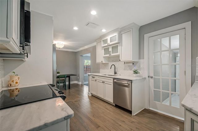 932 MAYFAIR CIRCLE, Orlando, FL 32803