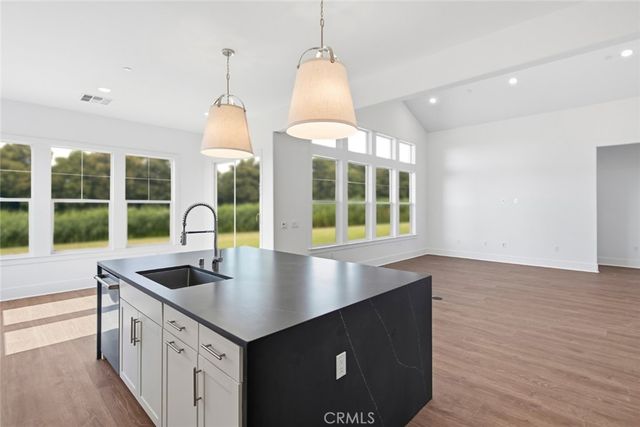 1101 Vinaza Road, Paso Robles, CA 93446