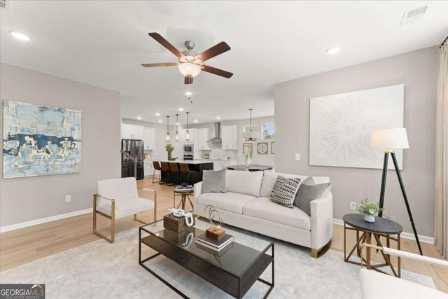 15 Lakeside Way NE, Cartersville, GA 30121