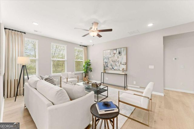 15 Lakeside Way NE, Cartersville, GA 30121