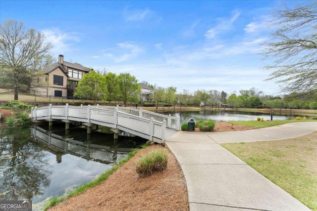 15 Lakeside Way NE, Cartersville, GA 30121