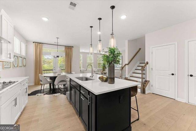 15 Lakeside Way NE, Cartersville, GA 30121