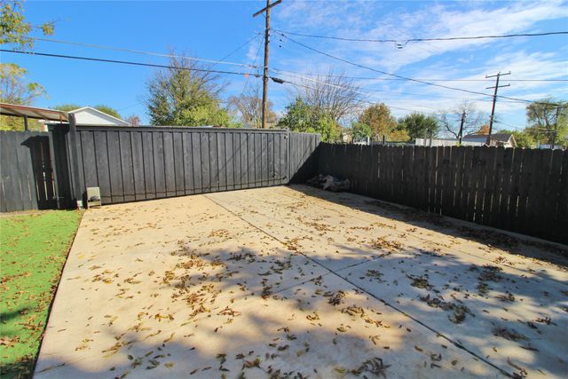 2914 Britton Drive, Dallas, TX 75216