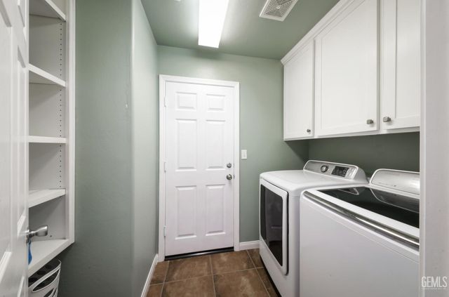 9514 Midnight Creek Way, Bakersfield, CA 93311