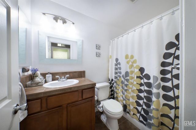 9514 Midnight Creek Way, Bakersfield, CA 93311