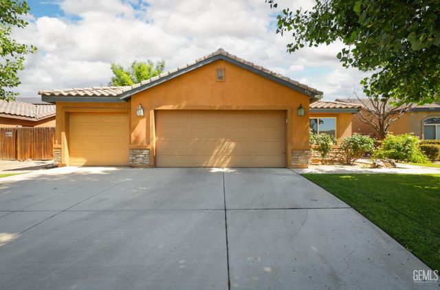 9514 Midnight Creek Way, Bakersfield, CA 93311