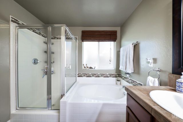 9514 Midnight Creek Way, Bakersfield, CA 93311