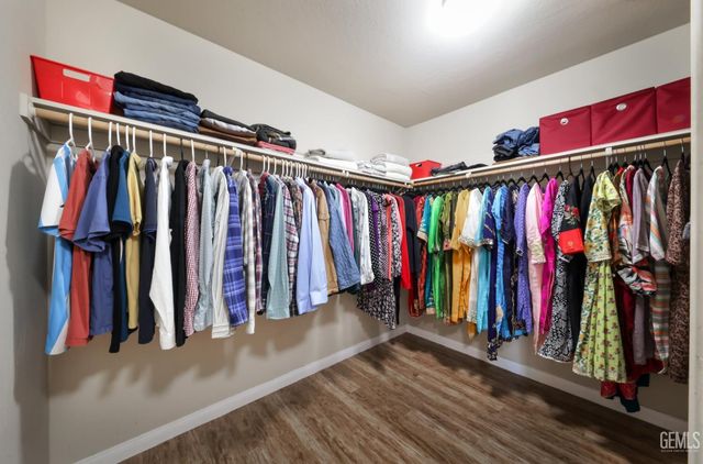 9514 Midnight Creek Way, Bakersfield, CA 93311
