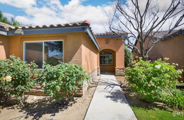 9514 Midnight Creek Way, Bakersfield, CA 93311