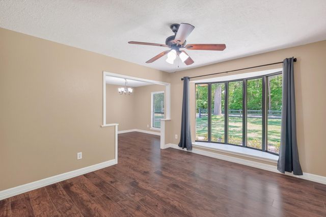 10070 Woodcreek Circle, Willis, TX 77318
