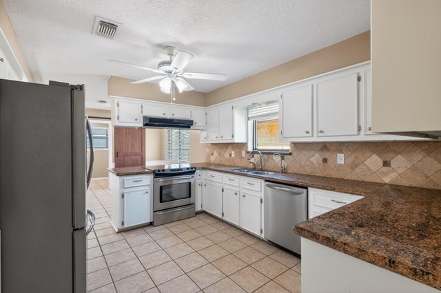 10070 Woodcreek Circle, Willis, TX 77318