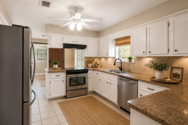 10070 Woodcreek Circle, Willis, TX 77318