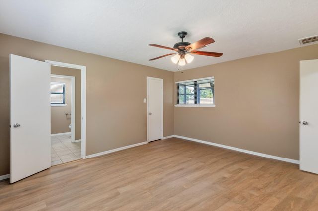 10070 Woodcreek Circle, Willis, TX 77318