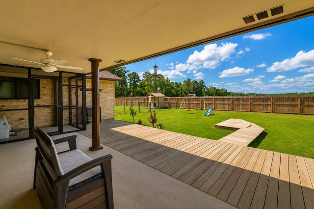 10070 Woodcreek Circle, Willis, TX 77318
