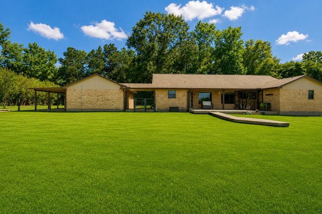 10070 Woodcreek Circle, Willis, TX 77318