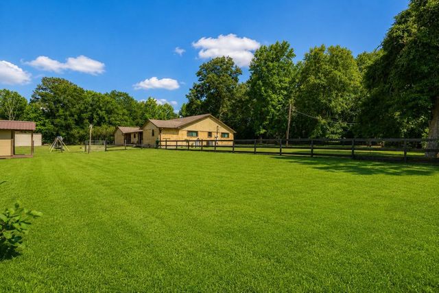 10070 Woodcreek Circle, Willis, TX 77318