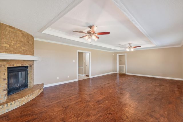 10070 Woodcreek Circle, Willis, TX 77318